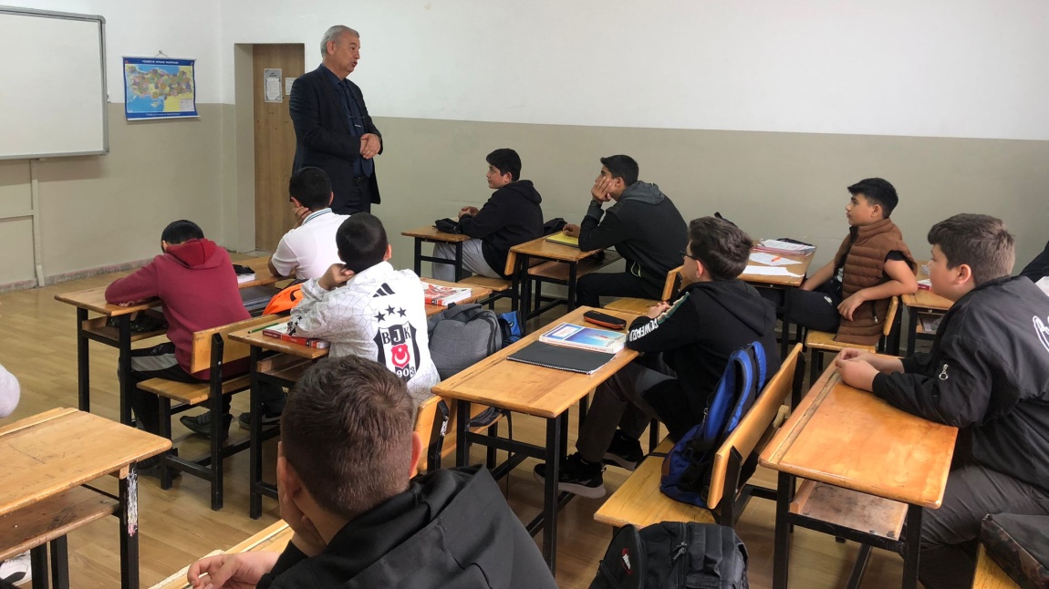 Mustafa Tecimen İmam Hatip Ortaokulu'na Ziyaret: Okulumuzu Tanıttık ve Tanıtım Materyalleri Dağıttık