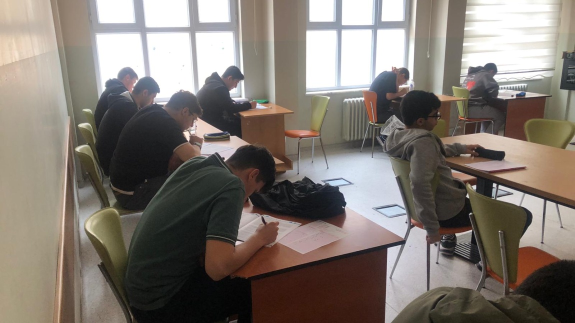 Hedef YKS Projesi Kapsamında Öğrencilerimize Deneme Sınavı